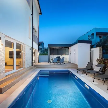Skylounge Villa