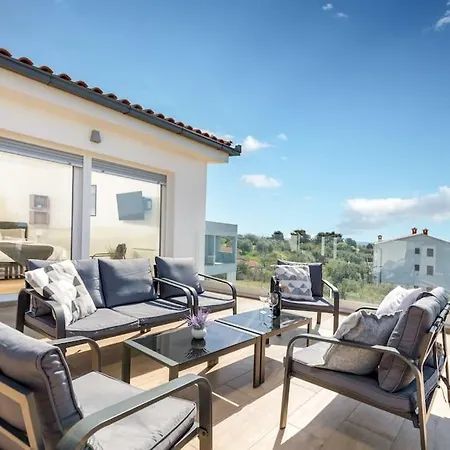 Skylounge Villa *