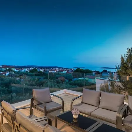 Skylounge Villa *